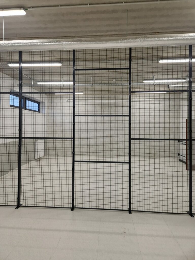 Panneaux grillagés Flip modulaires pour cloison industrielle